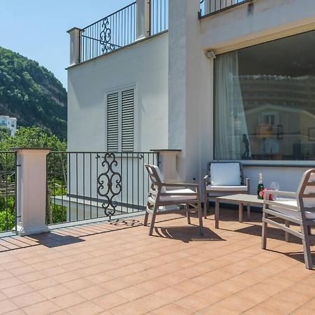 Casa Gege', For Up To 5 Guests, Shared Pool, Sorrento Center Apartman Kültér fotó